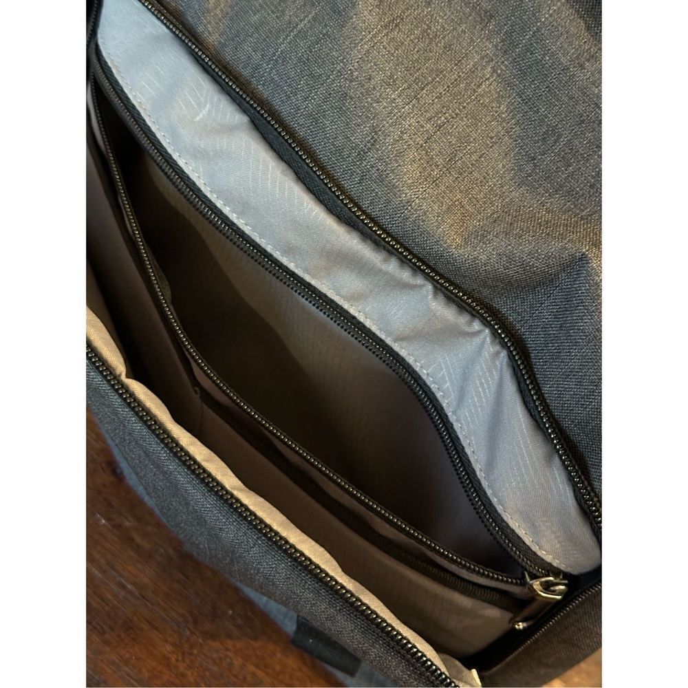 Case Logic Reflection camera/messenger bag - Picture 3 of 16